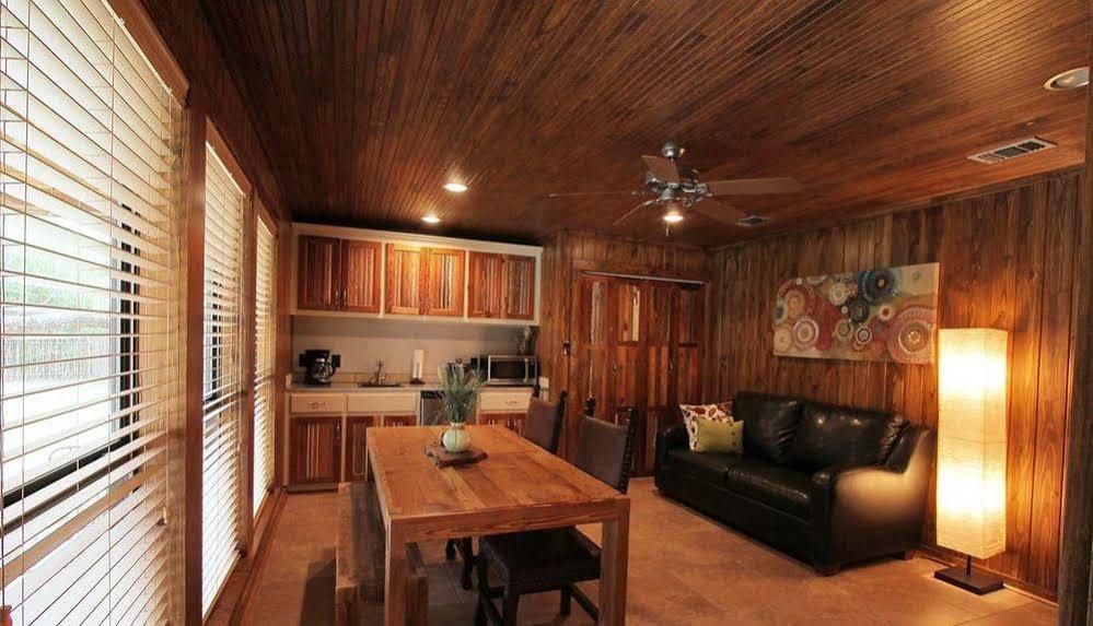 Live Oaks Bed And Breakfast Uvalde Exterior foto
